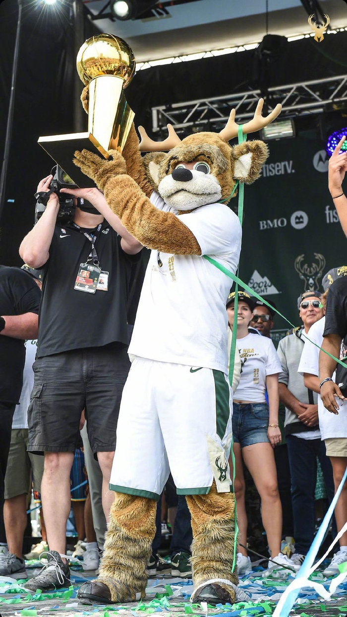 包含赛后密尔沃基雄鹿调整名单以备西甲；回应争议环节打磨；赛场秩序良好；医务组通报恢复的词条