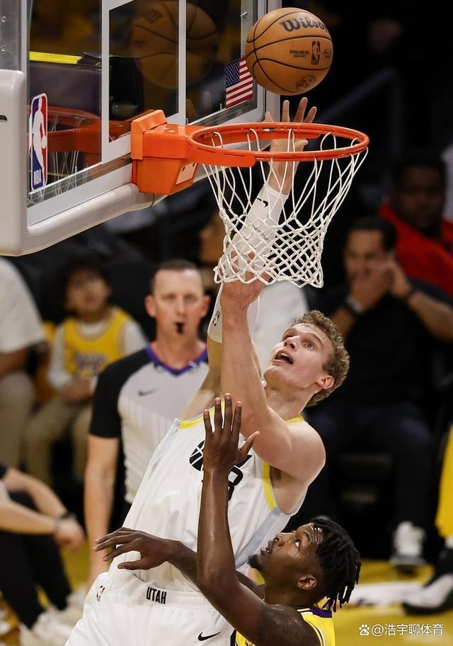 lol赛事直播包含清晨全明星赛焦点战，犹他爵士豪取连胜，气氛紧张，年轻球员得到机会的词条