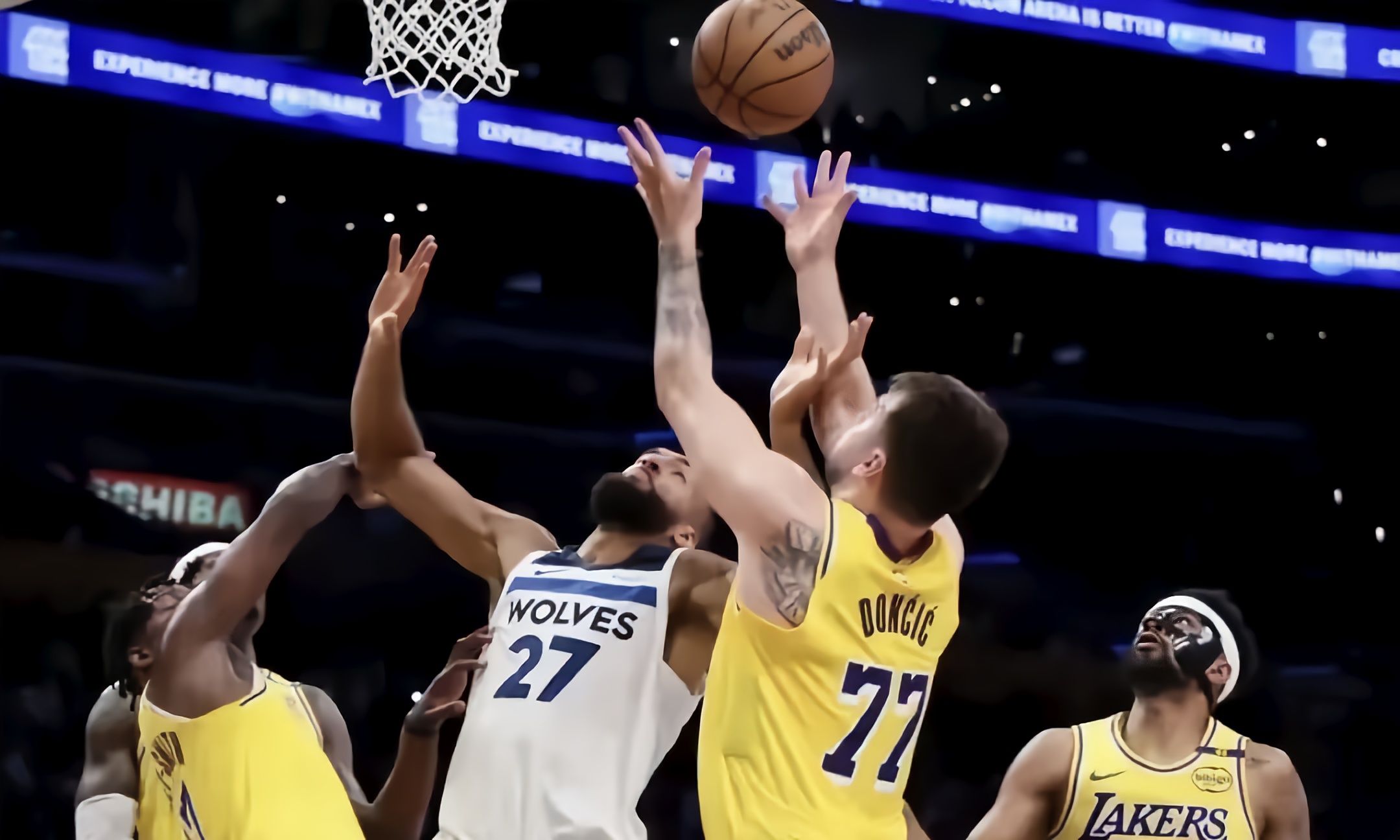 关于今晚体能课后，迈阿密热火绝杀压哨备战NBA季后赛，气氛紧张，高层口径保持一致的信息