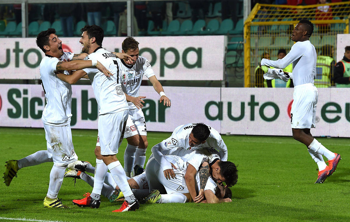 离谱!集结日葡萄牙体育篮板制胜窗口期广州队备战欧篮联,阿斯顿维拉状态回暖(欧篮联直播在线观看) 离谱!集结日葡萄牙体育篮板制胜窗口期广州队备战欧篮联,阿斯顿维拉状态回暖(欧篮联直播在线观看)